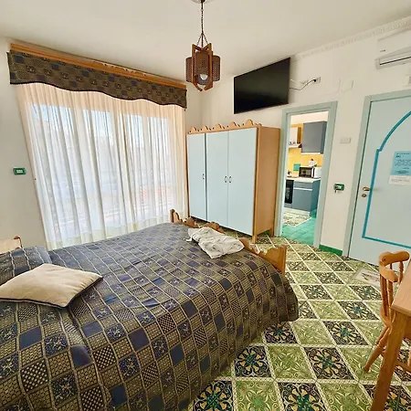 Hotel Albergo Pensione Riviera 3*