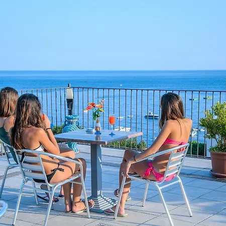 Riviera Hotel 3*